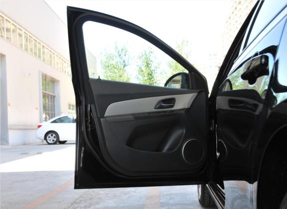 科鲁兹 2012款 1.6L SE MT 车厢座椅   前门板
