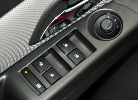 科鲁兹 2012款 1.6L SE AT 车厢座椅   门窗控制
