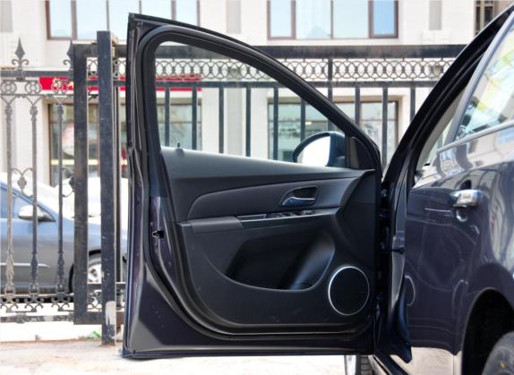 科鲁兹 2012款 1.8L SX AT 车厢座椅   前门板