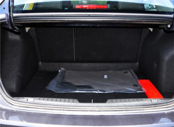 科鲁兹 2012款 1.6T SE MT 车厢座椅   后备厢
