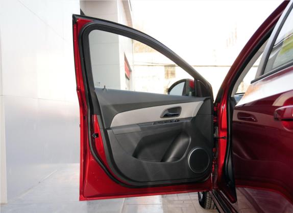 科鲁兹 2013款 1.6L SE AT 车厢座椅   前门板