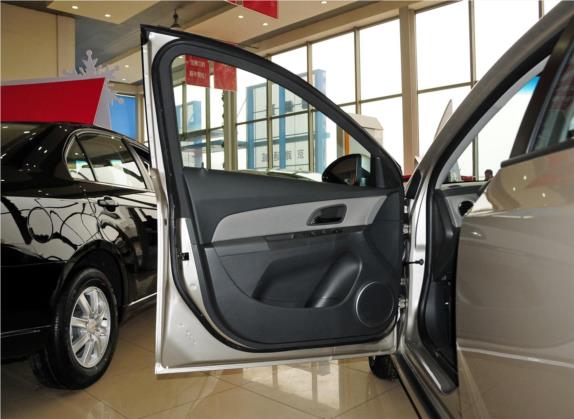科鲁兹 2013款 1.8L SE AT 车厢座椅   前门板