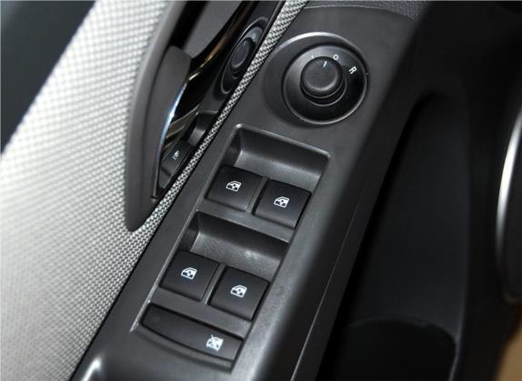 科鲁兹 2013款 1.8L SE AT 车厢座椅   门窗控制