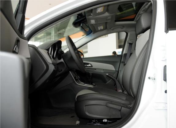 科鲁兹 2013款 1.6L SL天窗版 MT 车厢座椅   前排空间