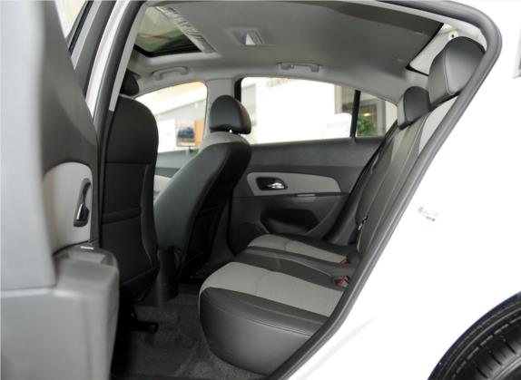 科鲁兹 2013款 1.6L SL天窗版 MT 车厢座椅   后排空间