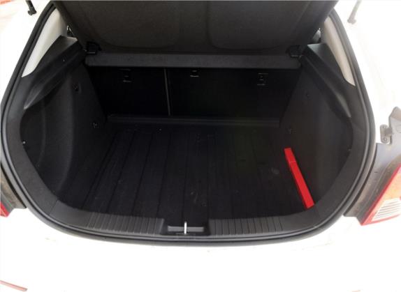 科鲁兹 2013款 掀背 1.6T 自动旗舰型 车厢座椅   后备厢