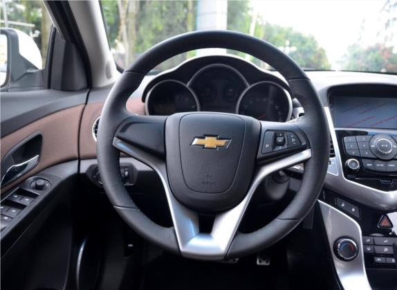 科鲁兹 2013款 掀背 1.6L 自动豪华型 中控类   驾驶位