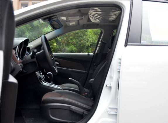 科鲁兹 2013款 掀背 1.6L 自动豪华型 车厢座椅   前排空间