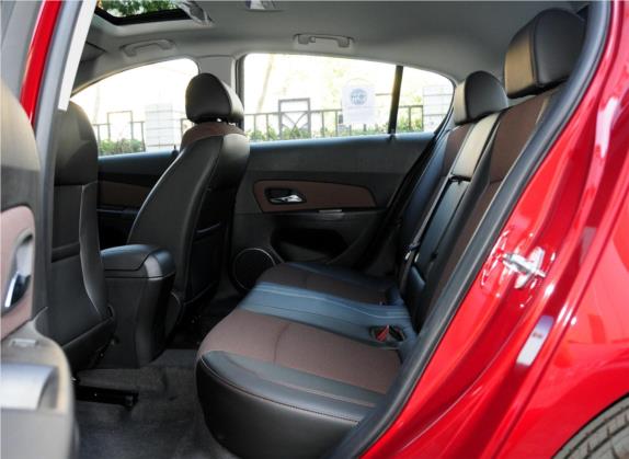 科鲁兹 2013款 掀背 1.6L 手动豪华型 车厢座椅   后排空间