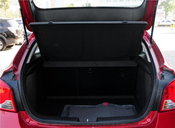 科鲁兹 2013款 掀背 1.6L 手动豪华型 车厢座椅   后备厢