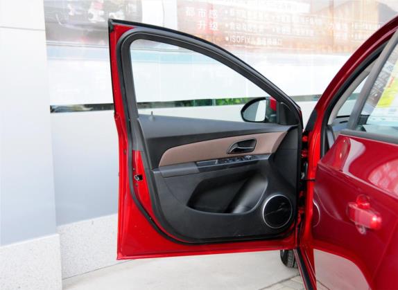 科鲁兹 2013款 掀背 1.6L 手动豪华型 车厢座椅   前门板