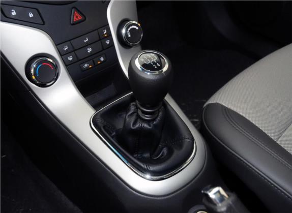 科鲁兹 2014款 1.6L SL百万纪念版 MT 中控类   挡把