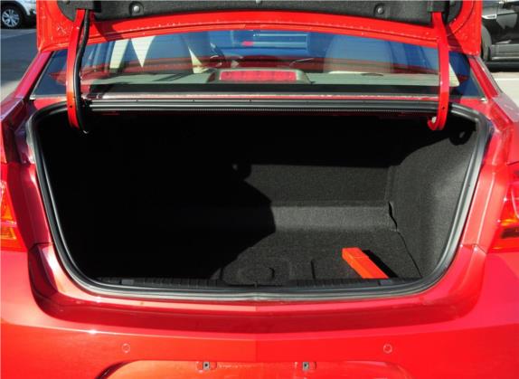 科鲁兹 2015款 1.5L 经典 SE AT 车厢座椅   后备厢