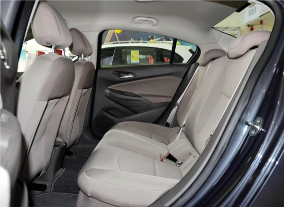 科鲁兹 2015款 1.5L 手动时尚版 车厢座椅   后排空间