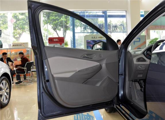 科鲁兹 2015款 1.5L 手动时尚版 车厢座椅   前门板