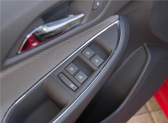 科鲁兹 2015款 1.5L 自动时尚导航版 车厢座椅   门窗控制
