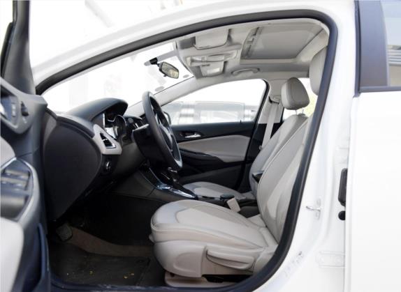 科鲁兹 2015款 1.5L 自动豪华版 车厢座椅   前排空间