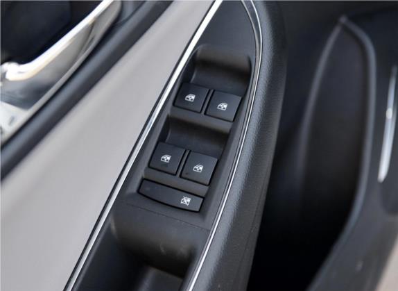 科鲁兹 2015款 1.5L 自动豪华版 车厢座椅   门窗控制