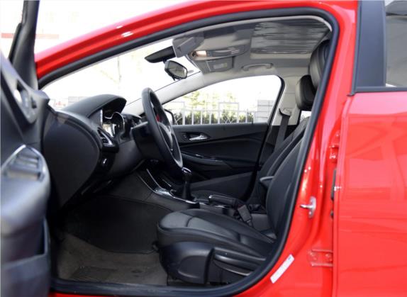 科鲁兹 2015款 1.4T 手动精英版 车厢座椅   前排空间