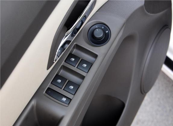 科鲁兹 2015款 1.5L 经典 SL MT 车厢座椅   门窗控制
