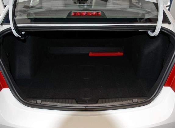 科鲁兹 2015款 1.5L 经典 SE MT 车厢座椅   后备厢