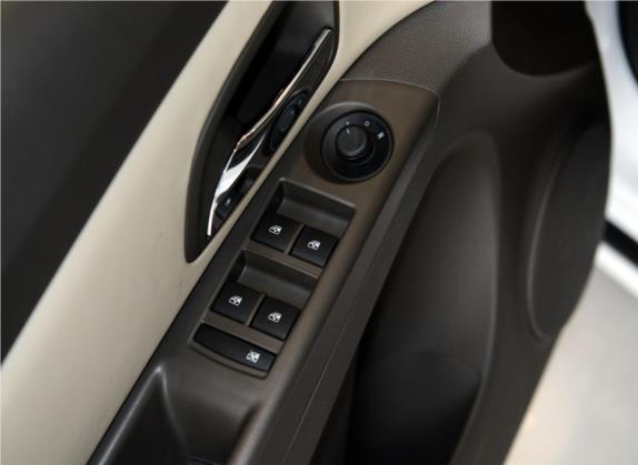 科鲁兹 2015款 1.5L 经典 SE MT 车厢座椅   门窗控制