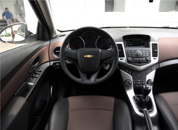 科鲁兹 2015款 掀背 1.6L 手动舒适版 中控类   驾驶位