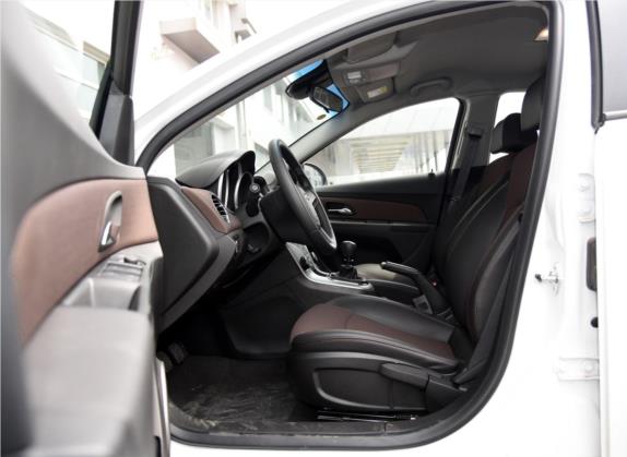 科鲁兹 2015款 掀背 1.6L 手动舒适版 车厢座椅   前排空间