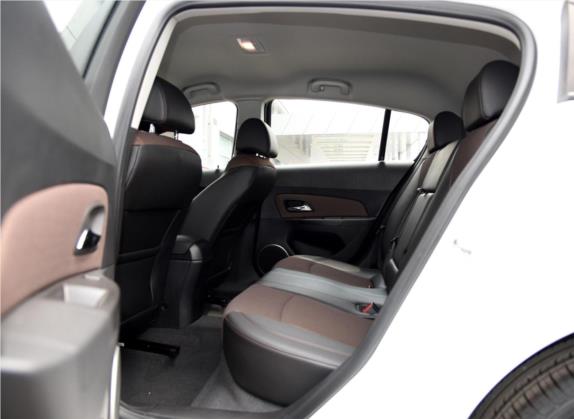 科鲁兹 2015款 掀背 1.6L 手动舒适版 车厢座椅   后排空间