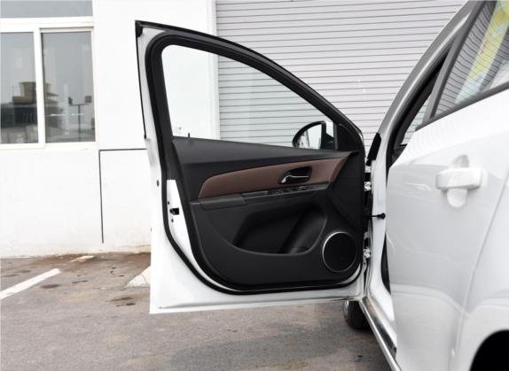 科鲁兹 2015款 掀背 1.6L 手动舒适版 车厢座椅   前门板