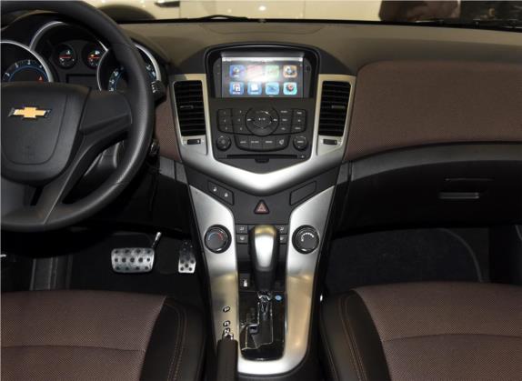 科鲁兹 2015款 掀背 1.6L 自动舒适版 中控类   中控台