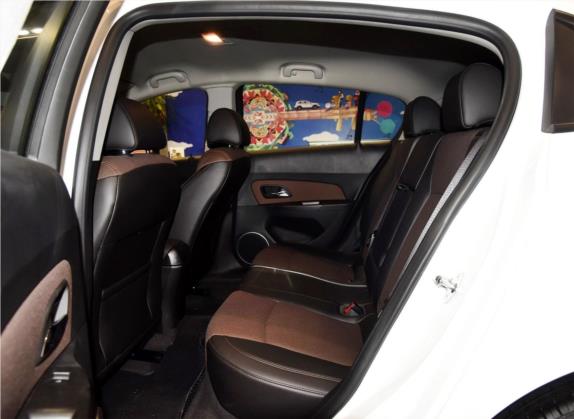 科鲁兹 2015款 掀背 1.6L 自动舒适版 车厢座椅   后排空间
