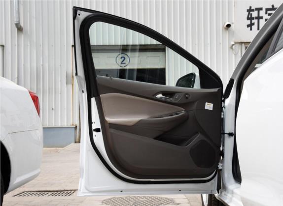 科鲁兹 2016款 1.5L 手动时尚版 车厢座椅   前门板