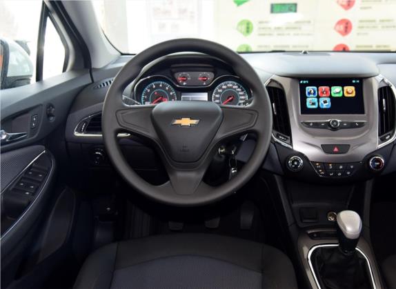 科鲁兹 2017款 1.5L 手动先锋版 中控类   驾驶位