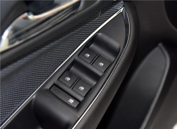 科鲁兹 2017款 1.5L 自动先锋天窗版 车厢座椅   门窗控制