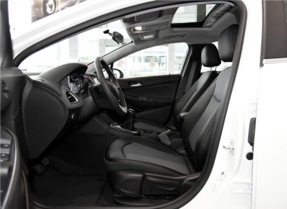 科鲁兹 2017款 1.5L 手动炫锋版 车厢座椅   前排空间