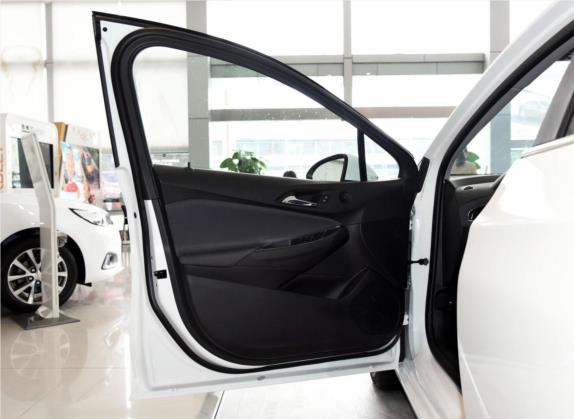 科鲁兹 2017款 1.5L 手动炫锋版 车厢座椅   前门板