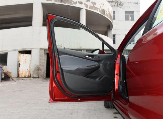 科鲁兹 2017款 1.4T 双离合炫锋版 车厢座椅   前门板