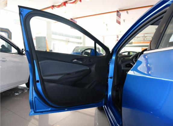 科鲁兹 2017款 1.4T 两厢 双离合领锋版 车厢座椅   前门板