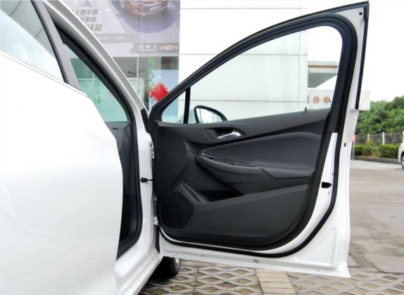 科鲁兹 2017款 1.5L 两厢 自动炫锋版 车厢座椅   前门板