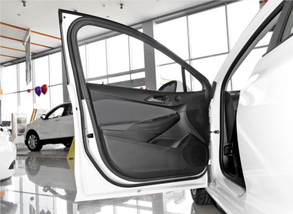 科鲁兹 2018款 320 手动先锋版 车厢座椅   前门板