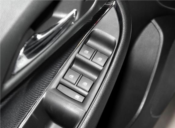 科鲁兹 2018款 320 手动先锋版 车厢座椅   门窗控制