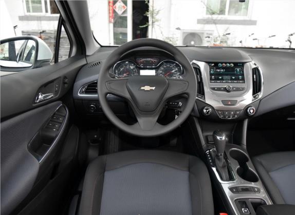 科鲁兹 2018款 320 自动先锋天窗版 中控类   驾驶位