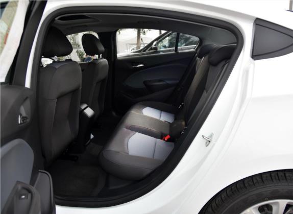 科鲁兹 2018款 320 自动先锋天窗版 车厢座椅   后排空间