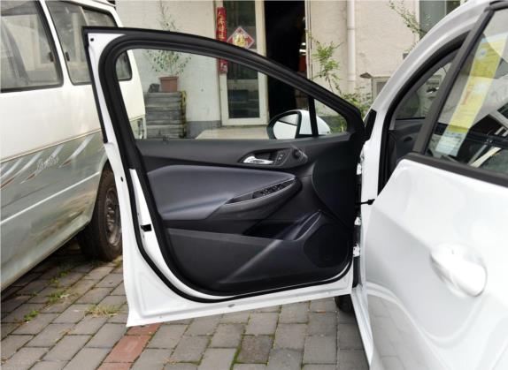 科鲁兹 2018款 320 自动先锋天窗版 车厢座椅   前门板