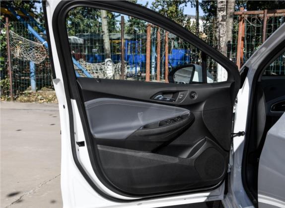 科鲁兹 2018款 330T 双离合领锋版 车厢座椅   前门板