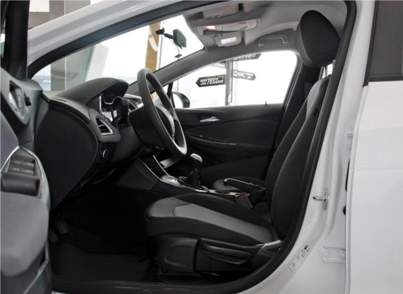 科鲁兹 2018款 两厢 320 手动先锋版 车厢座椅   前排空间