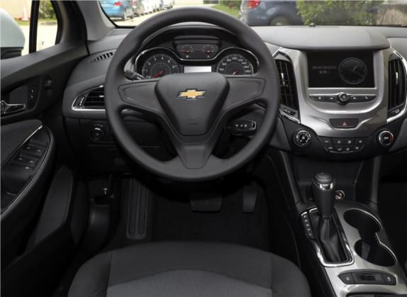 科鲁兹 2018款 改款 320 自动先锋版 中控类   驾驶位