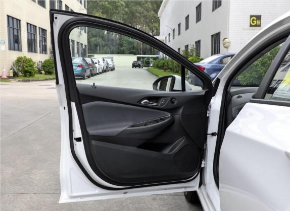 科鲁兹 2018款 改款 320 自动先锋版 车厢座椅   前门板