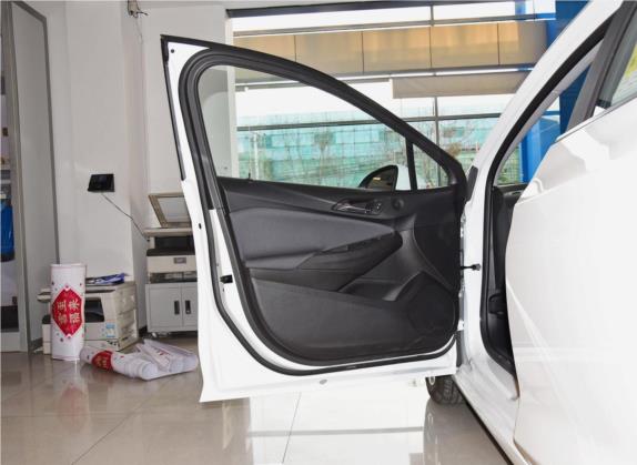 科鲁兹 2018款 改款 320 手动炫锋版 车厢座椅   前门板